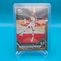 Giannis Antetokounmpo 2025-26 Topps Now Basketball Card Gold Foil 44/50 Milwaukee Bucks