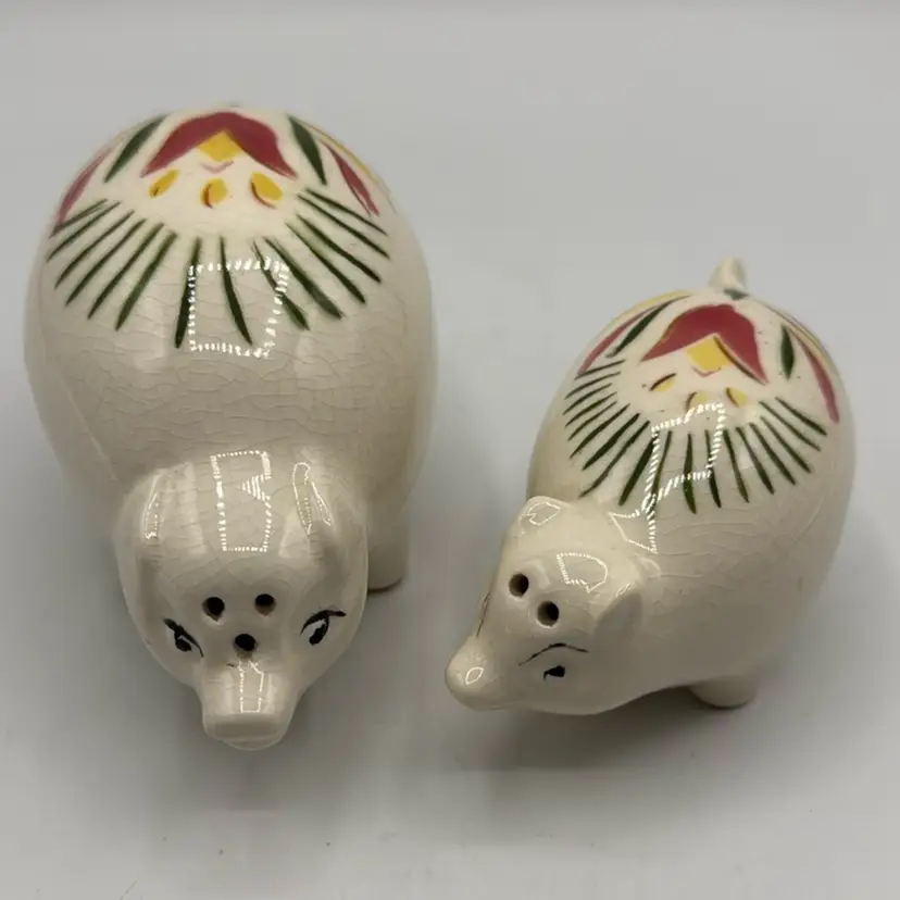 Mama And Baby Pig With Painted Tulips Salt And Pepper Shakers