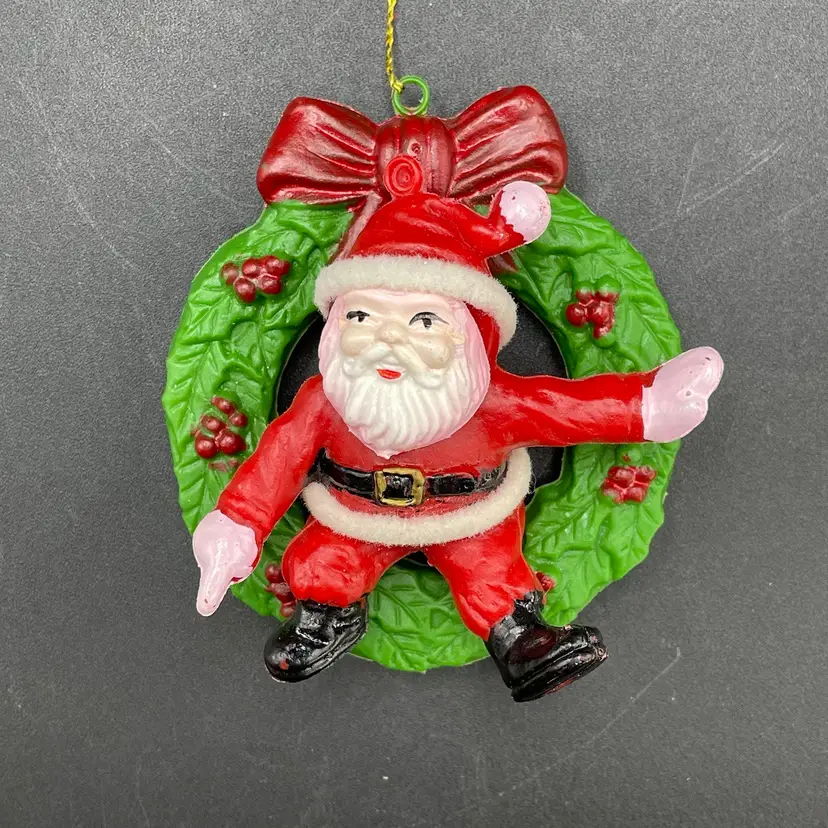 Plastic Blow Mold Santa Wreath Hanging Christmas Ornament Holiday Kitschy Decor