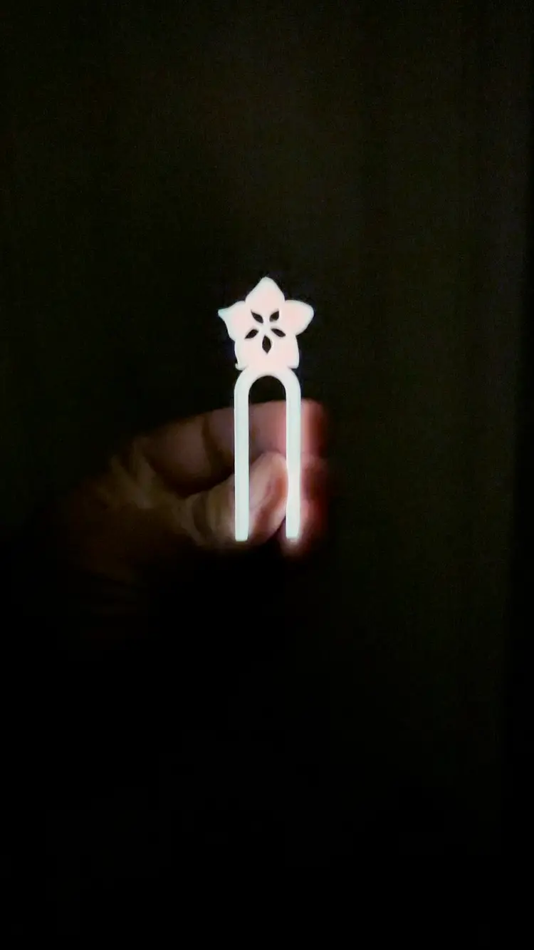 Glow in the dark Hoya bloom prop pin (FREE shipping)