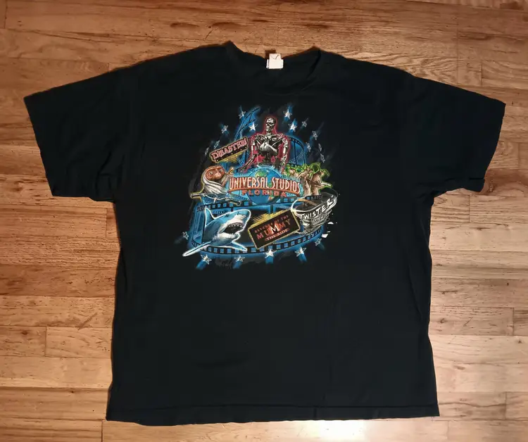 Vintage Universal Studios t-shirt Florida E.T & Terminator Jaws Men In Black