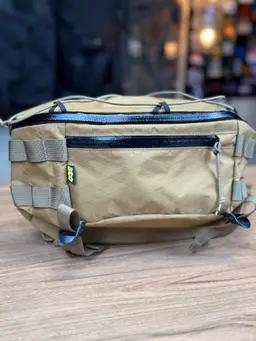 1733 Side Pack 7L w/ Stabilizer Strap.