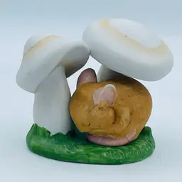 #01 Vintage Franklin Porcelain Mouse Sleeping Under Mushroom Woodland Surprises 1984