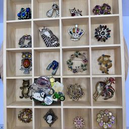 #03 - $5 Brooches Bid For Choice Of One 10/22/25
