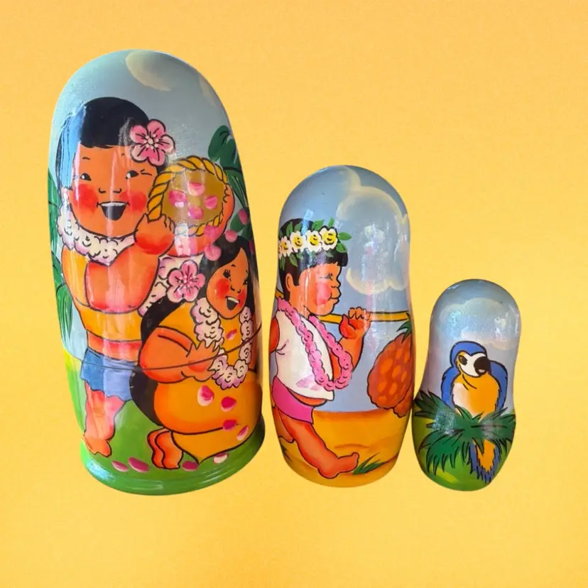 Hand Painted Hawaiian Russian Matryoshka Nesting Dolls 4.75" Gurgeiff Set of 3