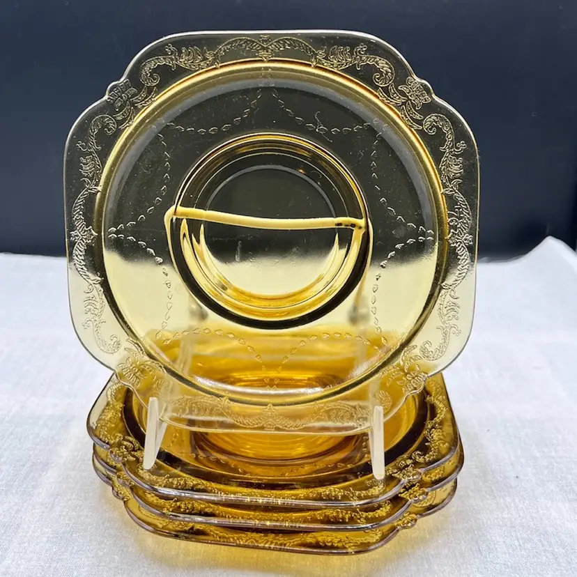 Set Of 4 Vintage Madrid Amber Depression Glass Saucers And 1 Cup