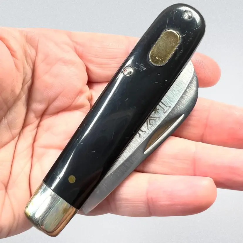 George Wostenholm IXL Hawkbill Folding Knife. Sheffield, England. 2-1/2” blade. 6-1/2” overall. 🇺🇸USA Shipping Only. Great Utility Knife For Man Cave, Linemen, Electricians, Gardeners, Father’s Day!