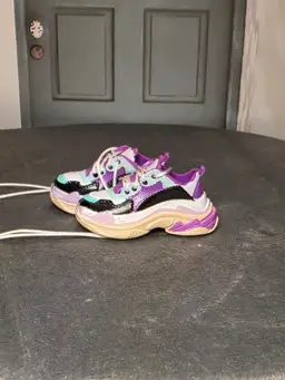 #01 Minibrand sneakers