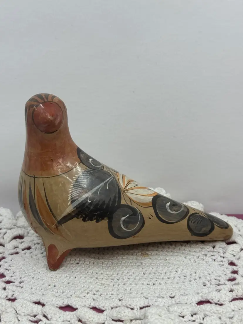 Hand-painted vintage Mexican Tonala pottery bird figurine, 5.5”x4.5”