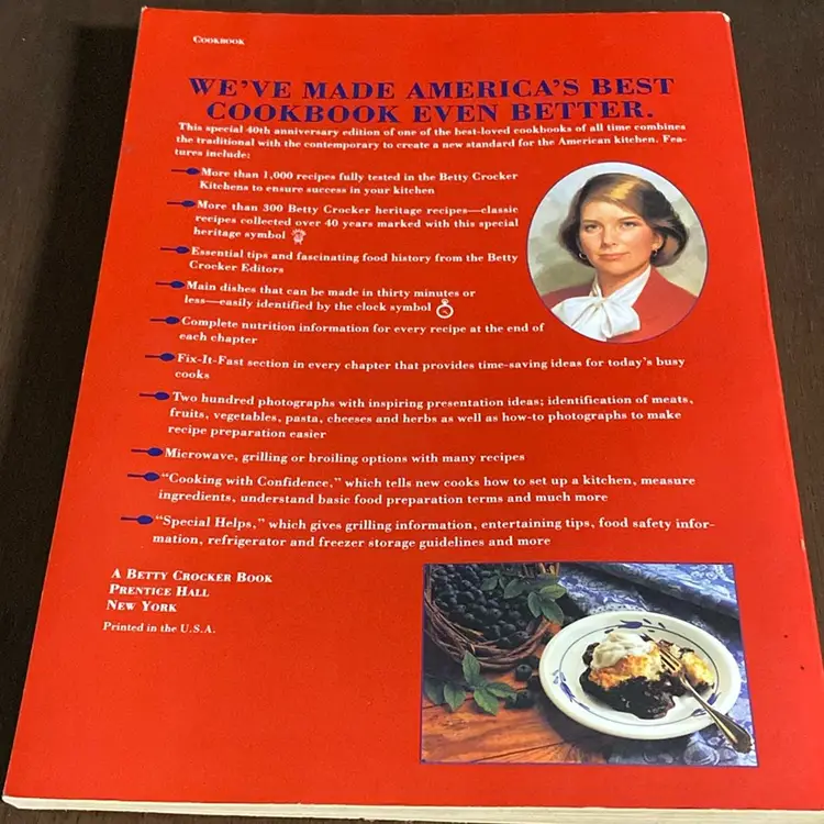 1991 Vintage Betty Crocker's 40th Anniversary Cookbook Softcover 7th Edition