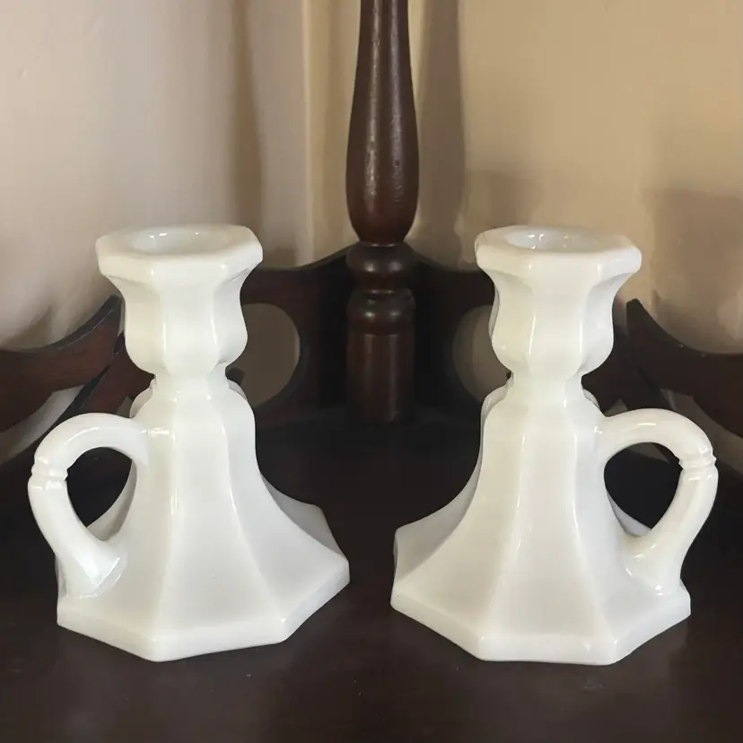 🐇Vintage LE Smith Milk Glass Octagonal Base Walking Candlestick Pair