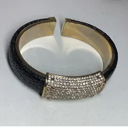 Black Leather With Rhibrstireos Hughes Bracelet