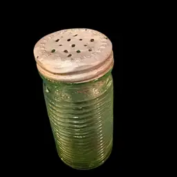 14 Ribbed Salt Shaker