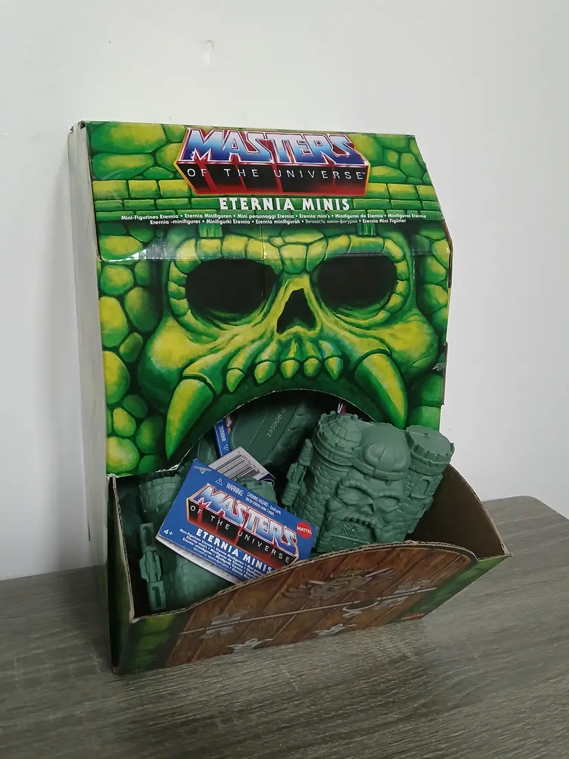 Masters Of The Universe MOTU Eternia Minis Wave 1 Figures With Grayskull Display