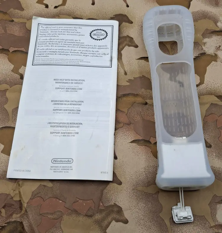 Wii MotionPlus Official Nintendo Wii Motion Adapter Sensor And Silicon Case with Manual