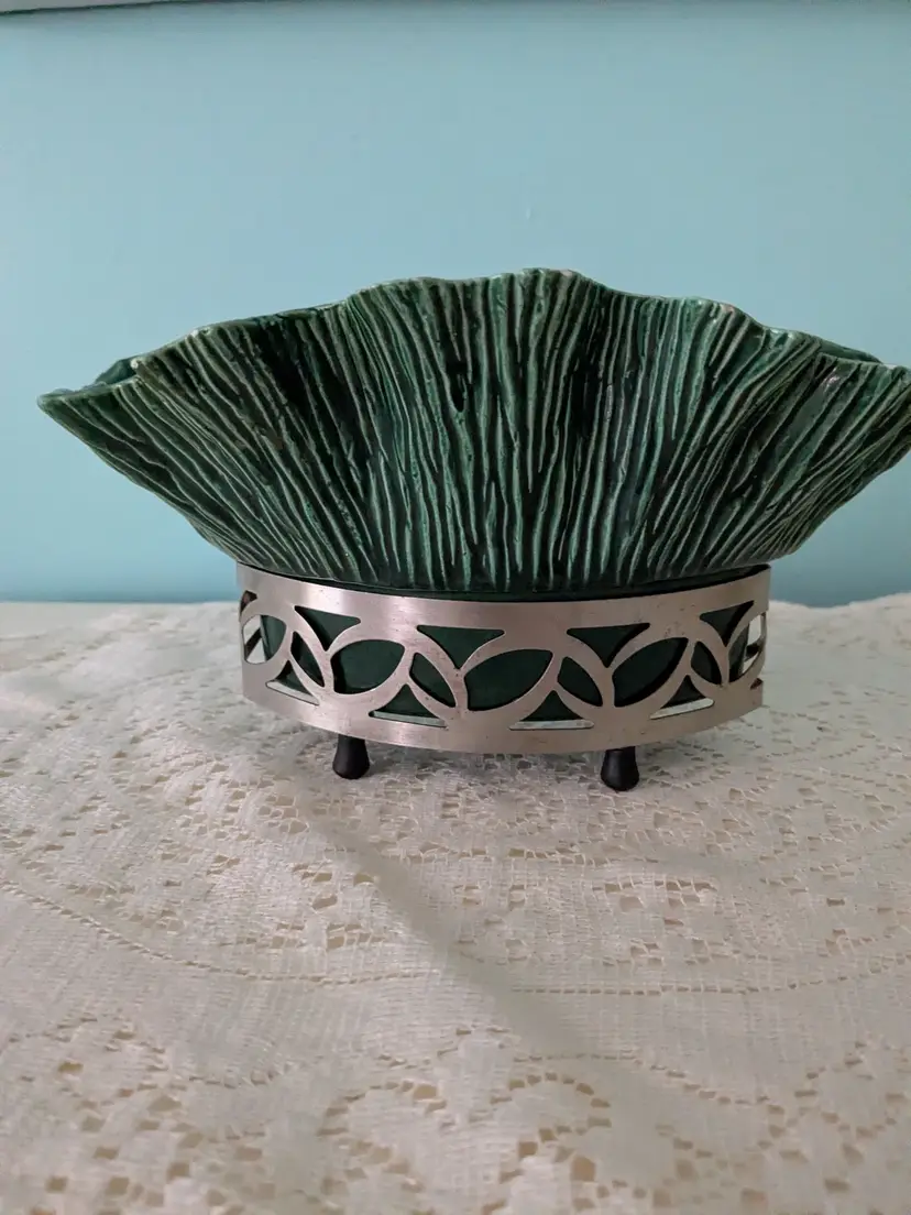 Vintage Green Ceramic Leaf Bowl with Metal Stand