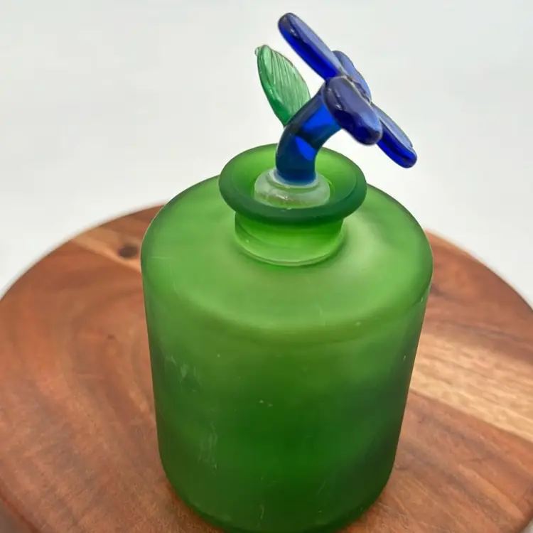 Art Glass Very Cute Satin Glass Hand Blown Flower Top