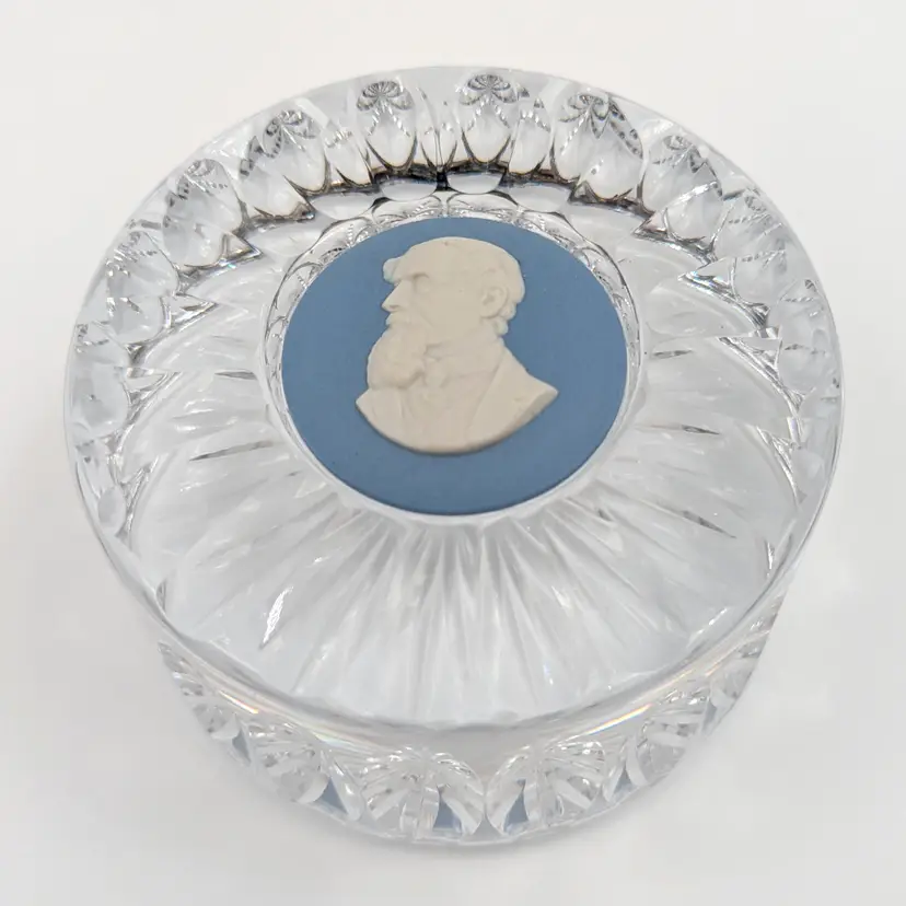 Wedgwood Paperweight Charles Dickens Cameo Jasperware & Crystal Paperweight