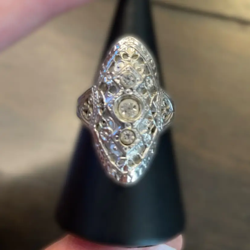 Size 6.5 Silver Tone Glass Ring