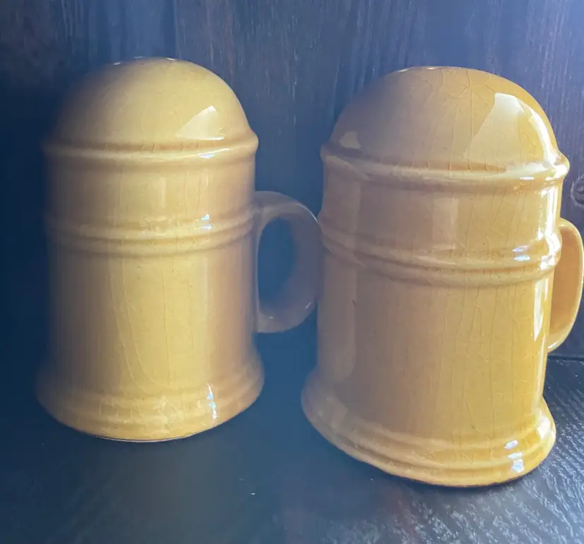 Los Angeles Potteries USA. Large Gold Salt And Pepper Shakers Vintage 5 1/2” High By 3”.