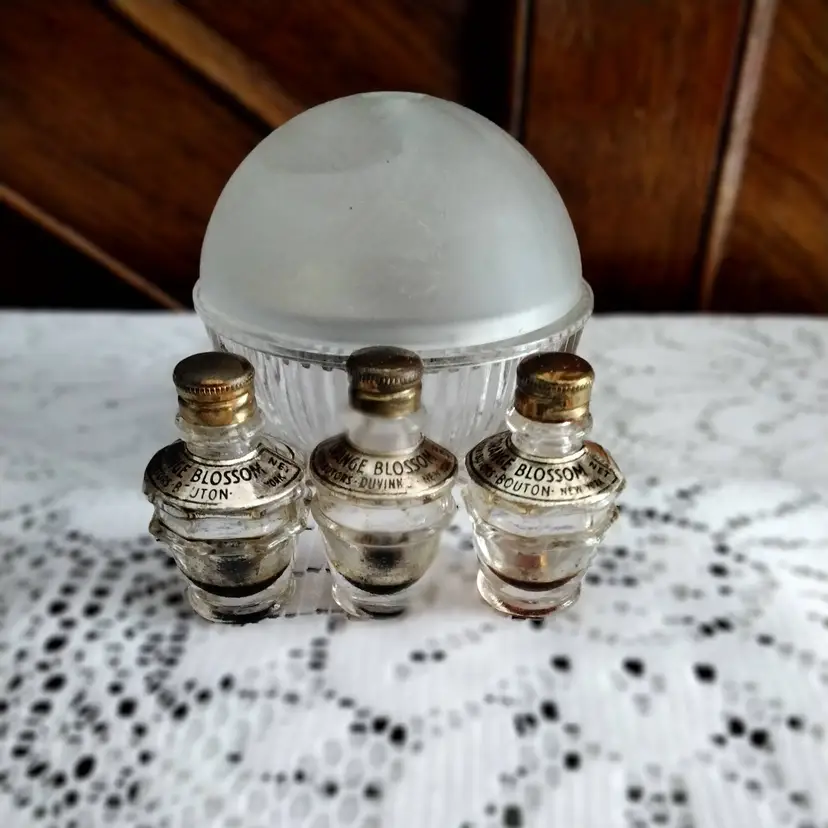 Vintage Orange Blossom Glass Globe Caddy w/3 small Perfume Bottles