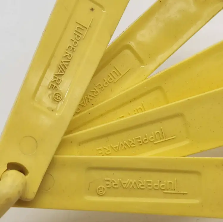 Vintage Yellow Tupperware 5 Matching Measuring Spoons w\ Triangle Ring