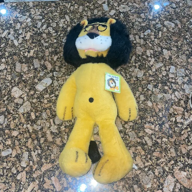 VINTAGE 1971 Animal Fair Hubert The Lion Stuffed Plush W/Tag Booklet 26”