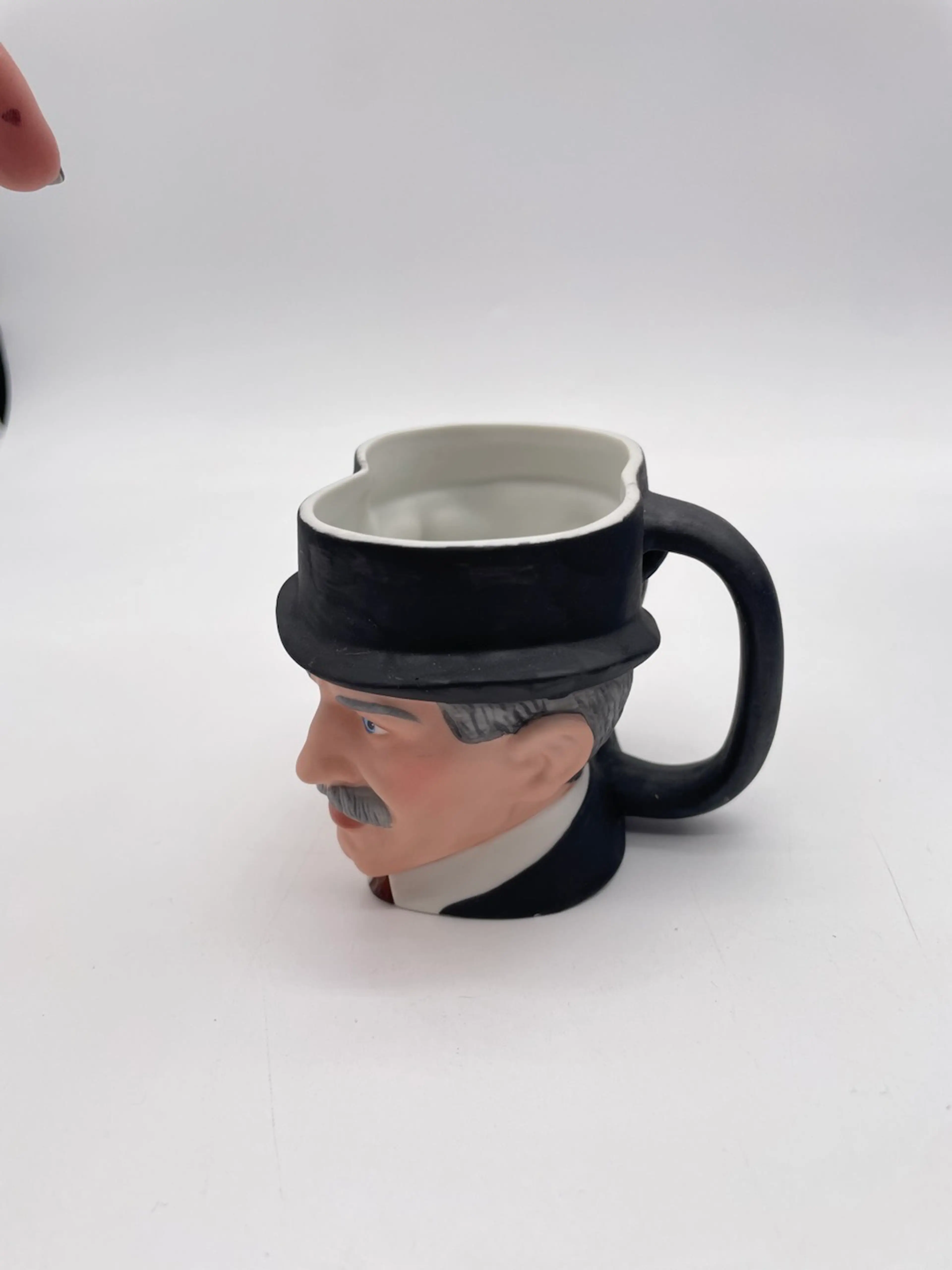 Image 2 of 7