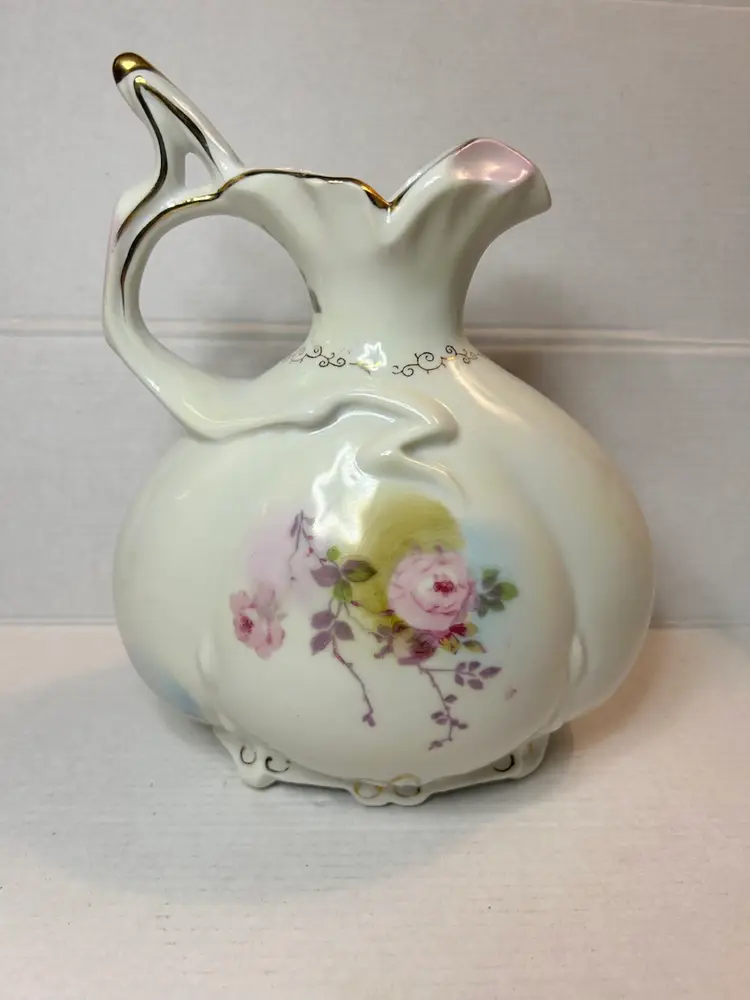 VINTAGE ROYAL CROWN HAND PAINTED CREAM FLORAL"CHANTILLY ROSE" PITCHER Japan 1949