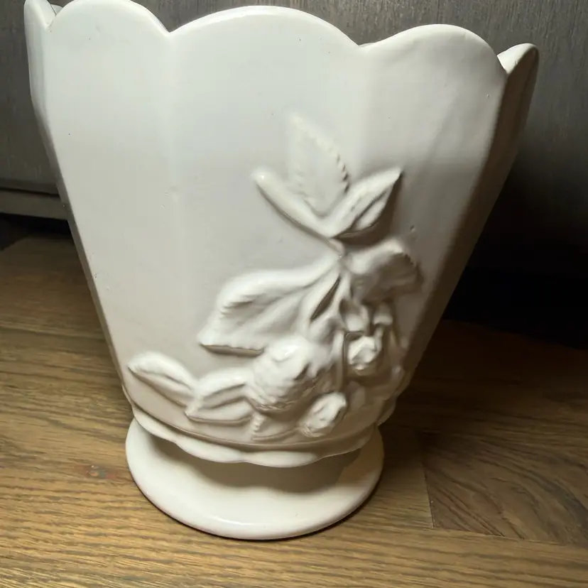 USA Scalloped Edge Ceramic Planter with Embossed Fruit Detail