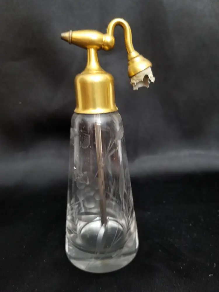 #163 Vintage DeVilbiss Floral Cut Crystal Perfume Atomizer