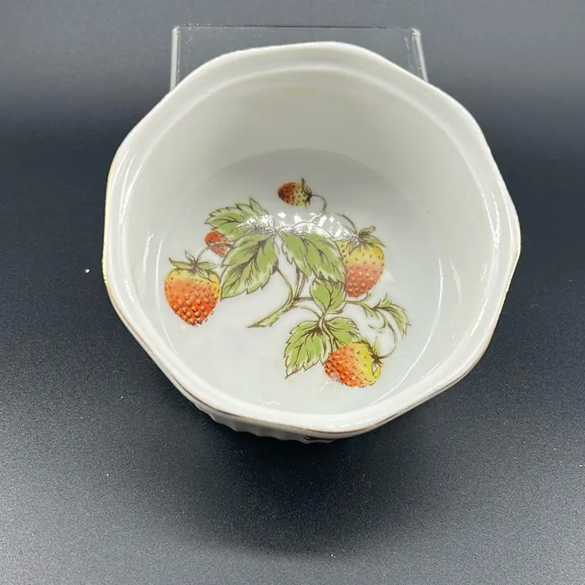 Royal Crown, Japan, springtime, ramekin, butterfly strawberry 6512