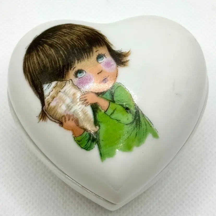 Vintage Hand Painted Girl With Seashell Heart Shape Trinket Box Lidded, By Karen Carson