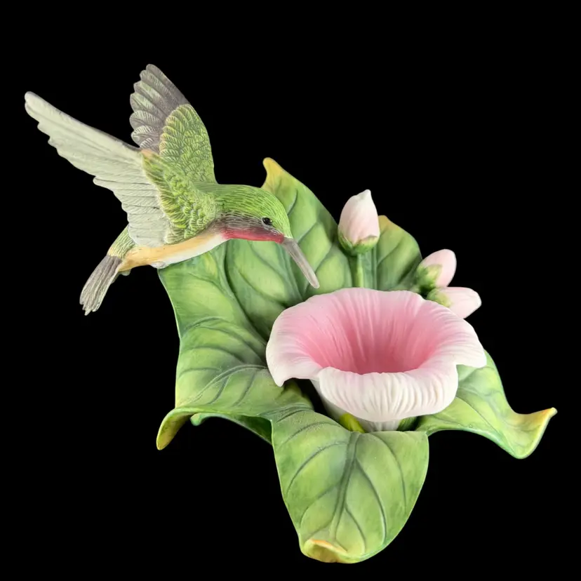 1999 Crystal Cathedral Hummingbird Club Porcelain Pink Flower & Hummingbird  Figurine 
4.5” T x 4.75” L x 4.5” W