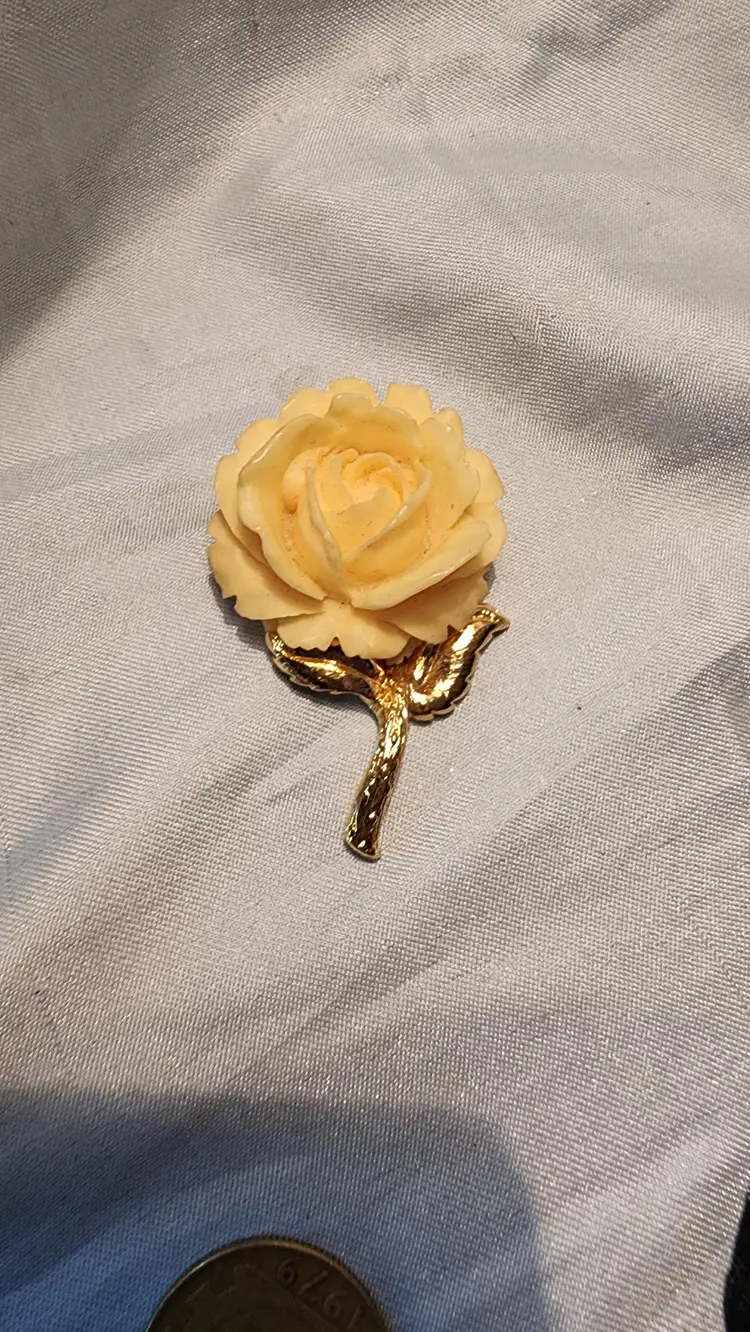 80s Trifari Ivory Brooch