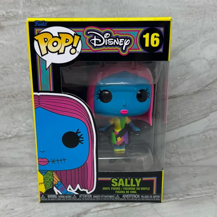 The Nightmare Before Christmas – Sally #16 Dents & Dings