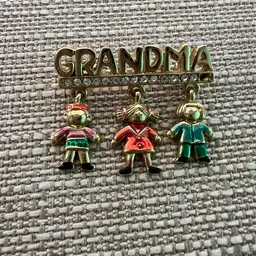 Grandma Goldtone Brooch #DA-15