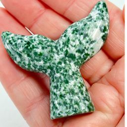 Tree Agate Mermaid 🧜♀️ Tail Or Whale 🐋 Fluke. Beautiful Green & White Carved Stone. 2” Tall.