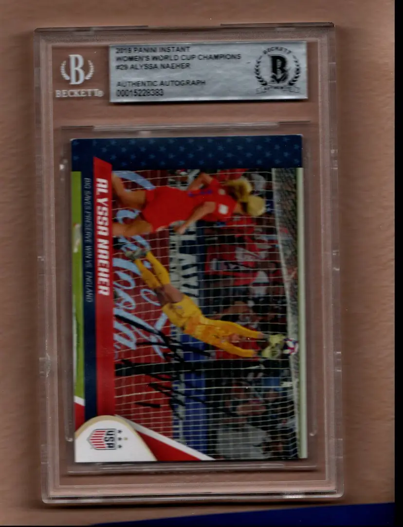 ALYSSA NAEHER 2019 Panini Instant #29 World Cup Champs BGS Auth Auto /1084 USA