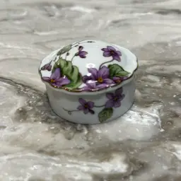 Left on China 1991 00383 Trinket Box Small