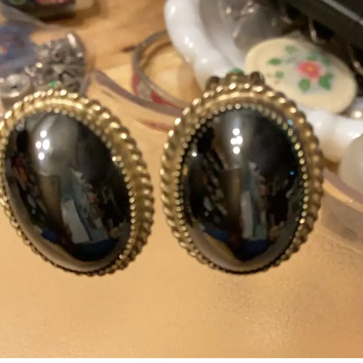 Whiting And  Davis Vintage Clip On Earrings