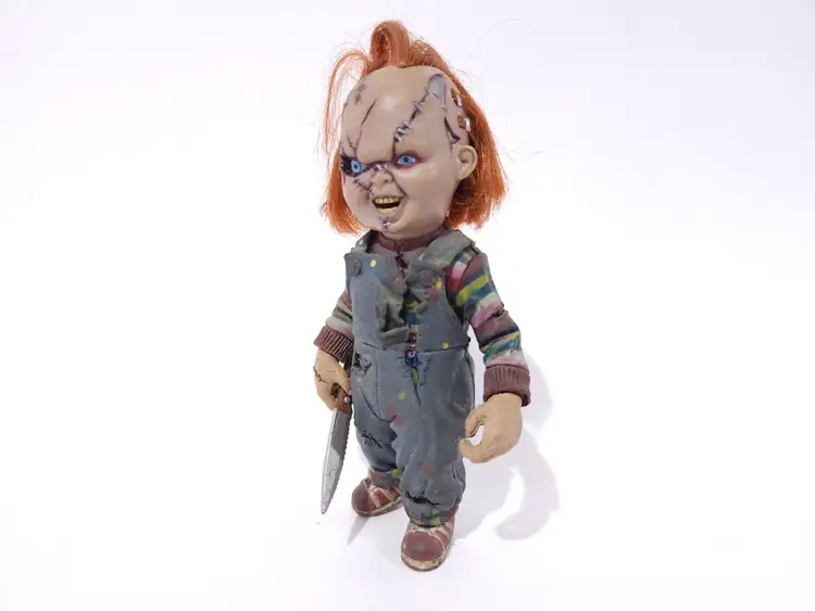 1999 McFARLANE TOYS CHILDS PLAY MOVIE MANIACS CHUCKY FIGURE w\ Knife!