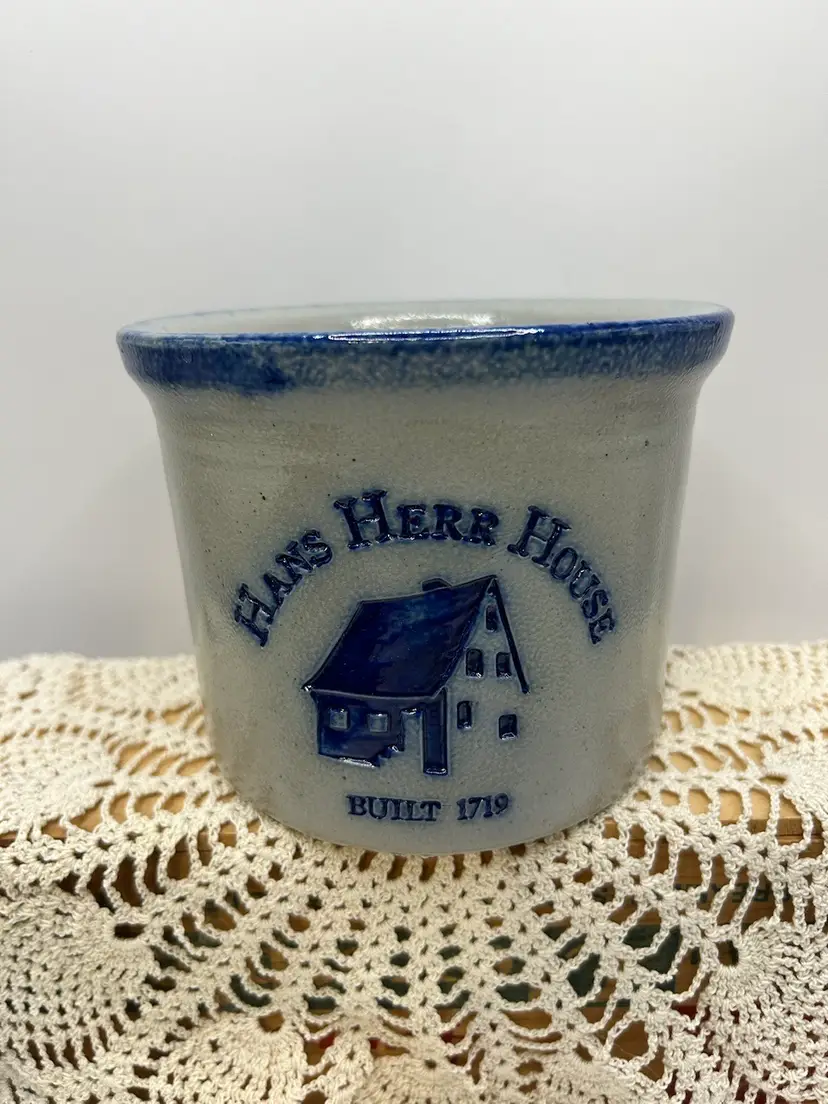 Eldreth Pottery Crock Hans Herr 4 1/2x6 House