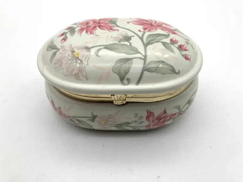 BIN - Prima Otagiri Japan Musical Floral Trinket Box 4.25”