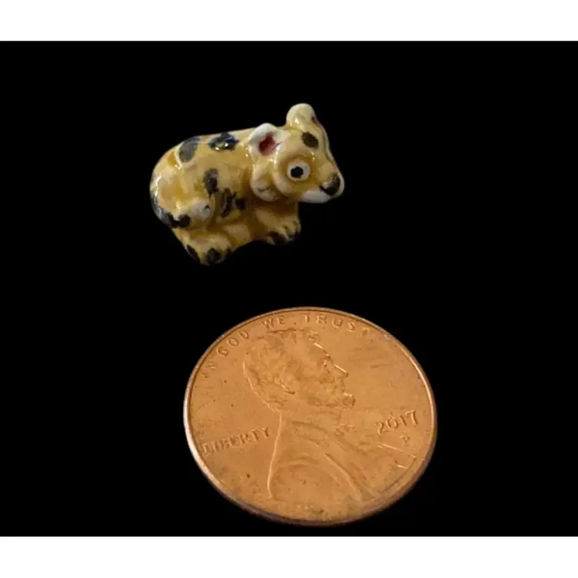 #05- Vintage  Animal Sculpture Figurine/Bead Made In Ecuador Hand Made As Pictured