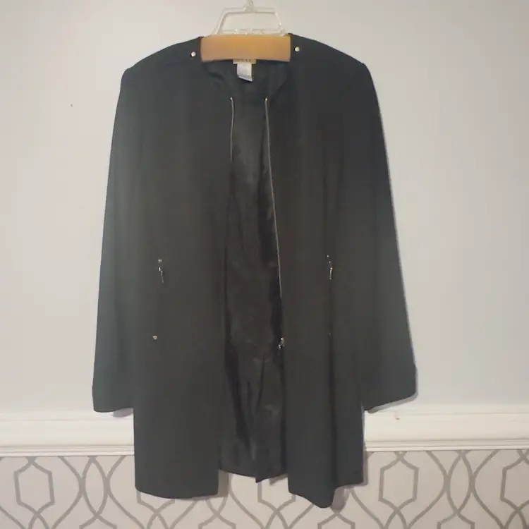 #1686 Betu Black Silver Toned Zip Front Ladies Size 10 Knee Length Jacket, 2 Zip Pockets