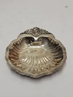 Wallace Silverplate BAROQUE Silverplate Shell Shaped Bon Bon