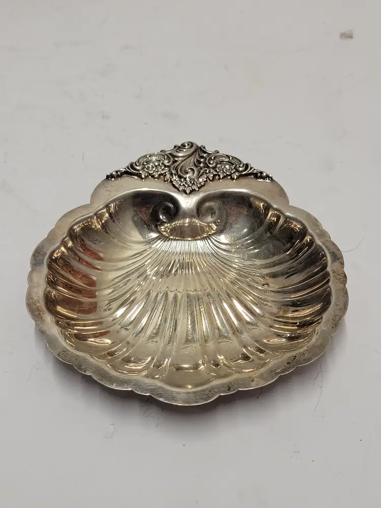 Wallace Silverplate BAROQUE Silverplate Shell Shaped Bon Bon