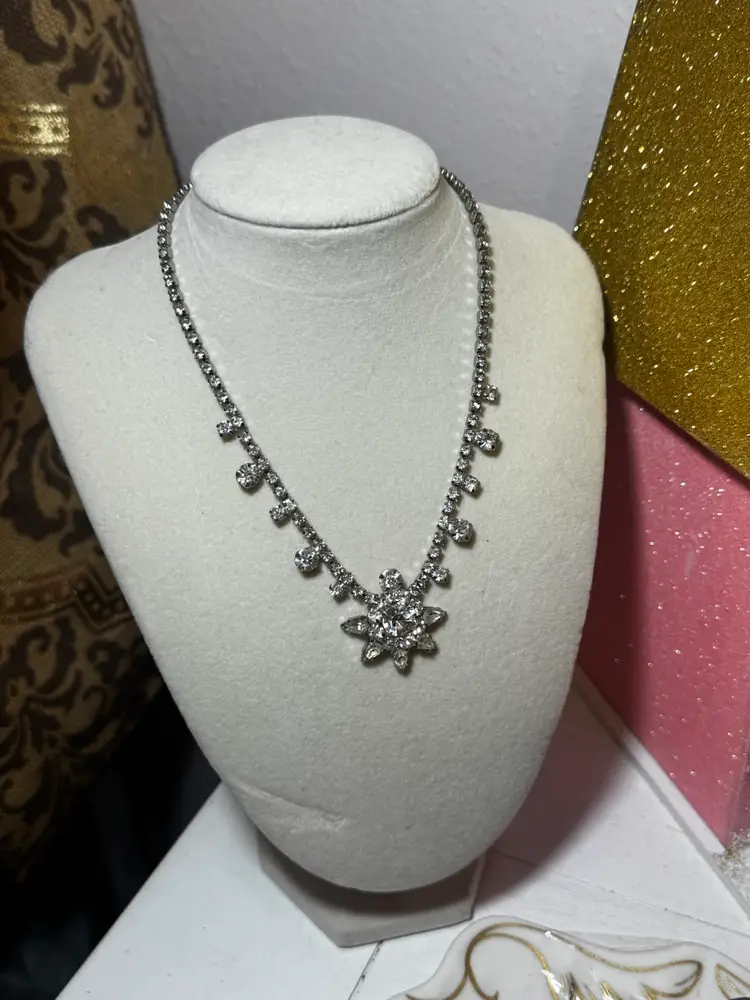 Vintage Rhinestone Necklace 15”