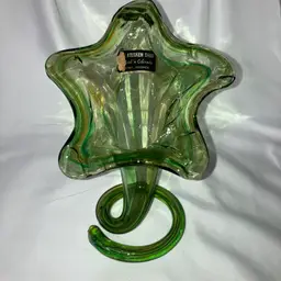 VTG Star Design Hand Blown Green Art Glass Vase With Spiral Coiled Base 7” Tall